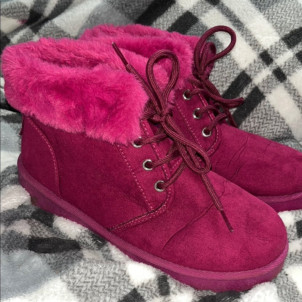 Women's Fuchsia Fur-Lined Boots